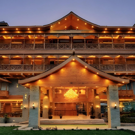 Top Luxury Hotels in Manali 2025 – Best 5-Star Resorts Stay