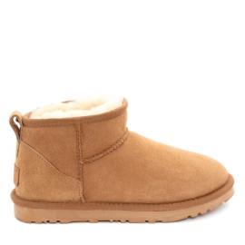 Step Into Comfort with Timeless Women’s UGG Styles