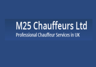 Benefits of buying the mercedes benz world from a dealer | M25 Chauffeur Service UK
